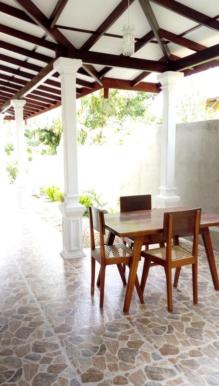 Dreams Villa Hikkaduwa Dış mekan fotoğraf